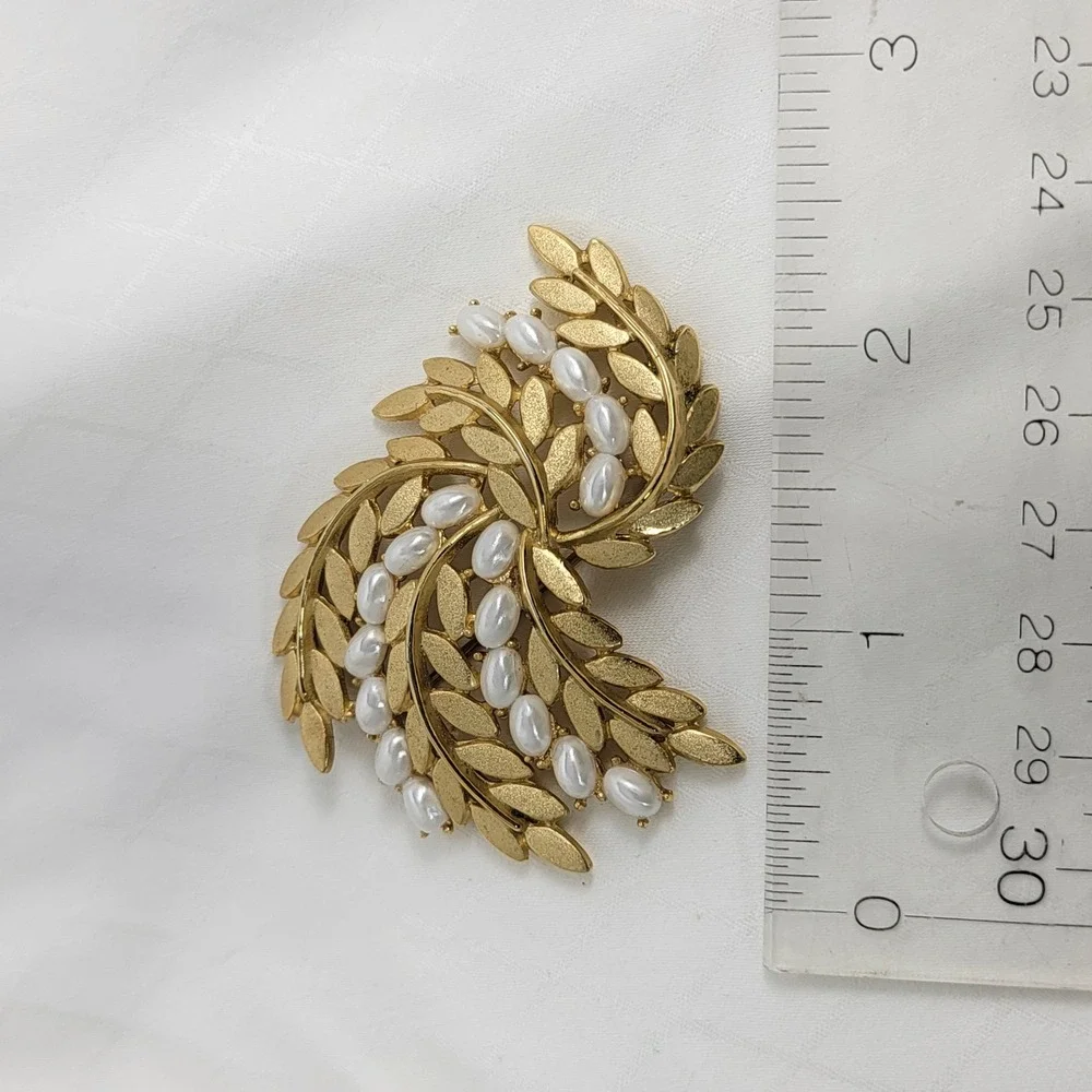 Trifari Vintage Gold Tone Faux Pearl Leaf Wheat Brooch Pin Textured MCM Signed